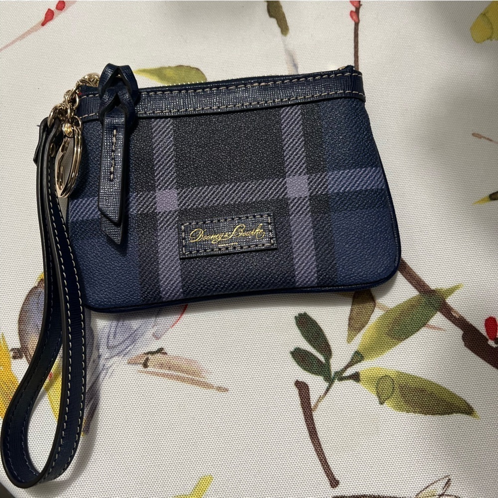 Dooney & Bourke Wristlet NWOT - Picture 6 of 11
